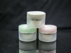 化妆品代加工，采购化妆品包材这些基础常识你不得不懂