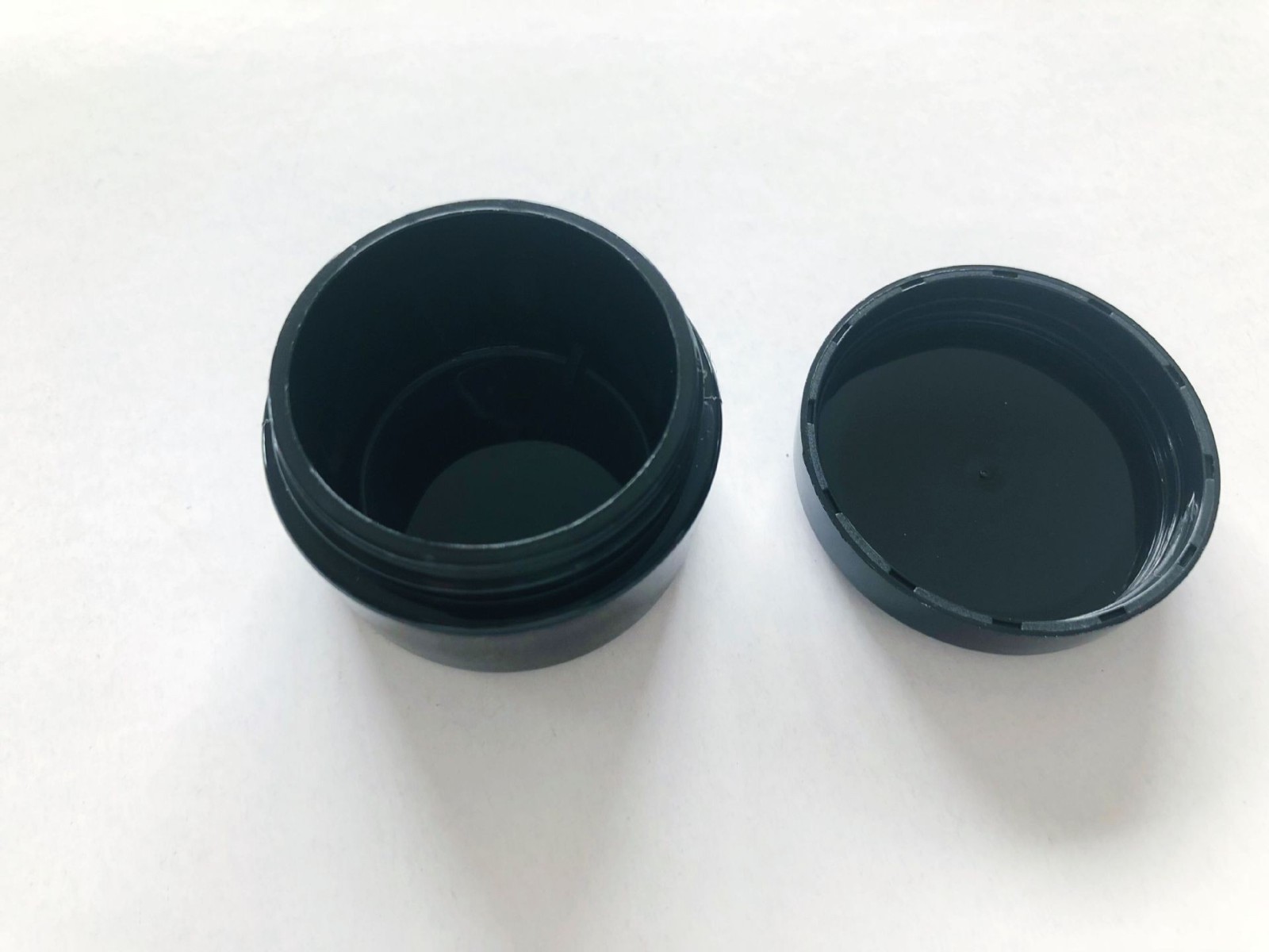 15g黑色圆形膏霜瓶 旅行便携化妆品瓶分装粉底盒小样瓶OEM代工厂家