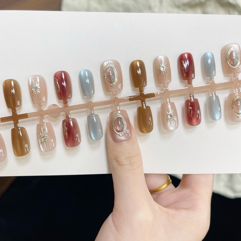 抖音爆款秋冬新款卡其拼搭色鎏金墨镜穿戴甲条子厂家定制图3