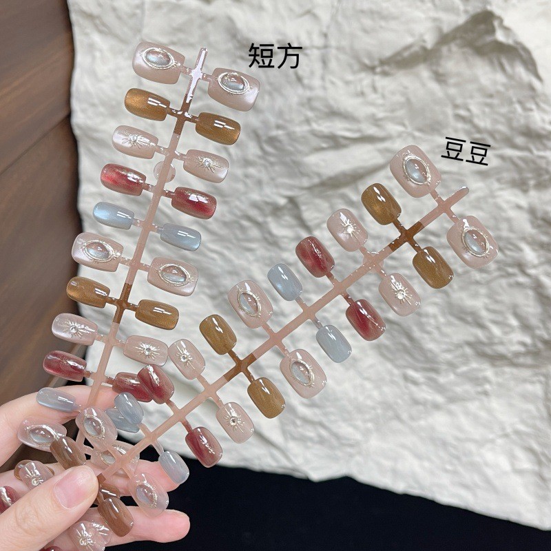 抖音爆款秋冬新款卡其拼搭色鎏金墨镜穿戴甲条子厂家定制图2