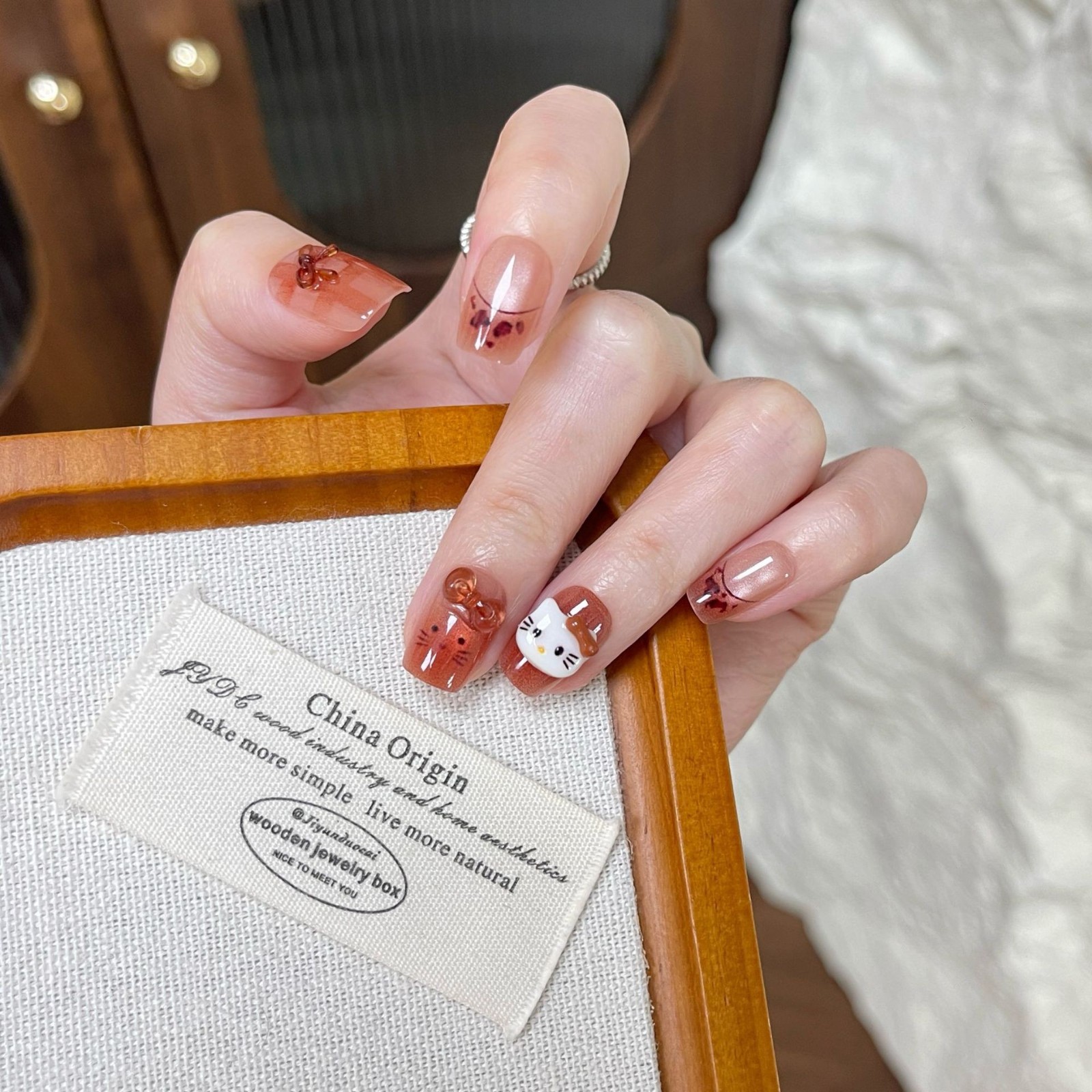 抖音新款美甲卡其kt猫穿戴甲可爱假指甲成品甲片预制图2