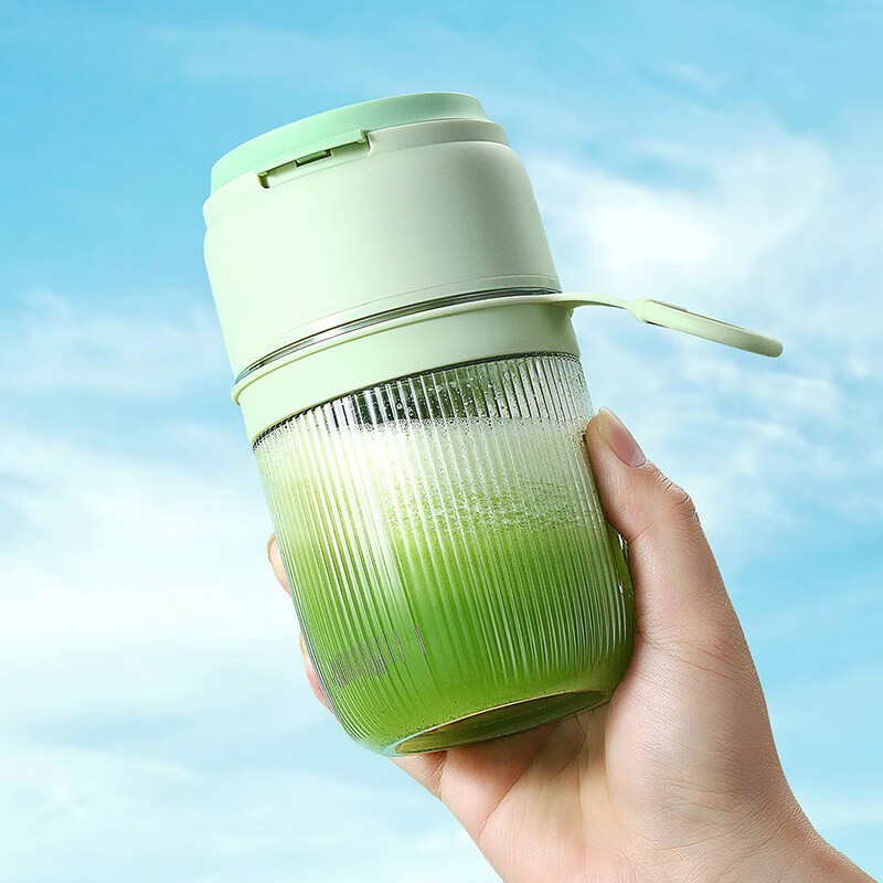 定制出口跨境无线榨汁机便携式小型果汁机充电家用迷你榨汁杯图3