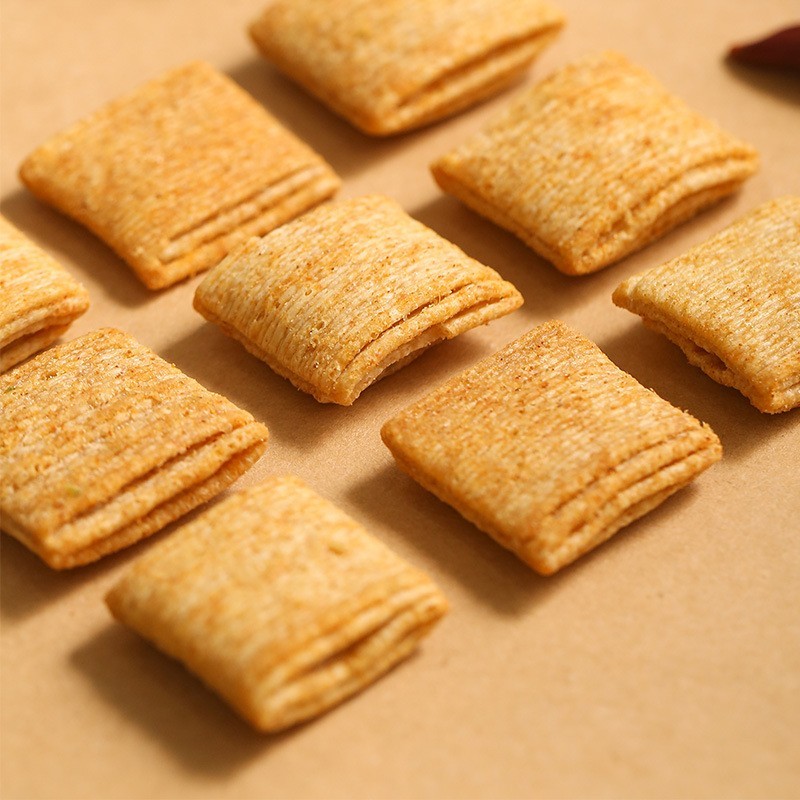 【加工定制】 小麦锅巴酥网红锅巴休闲零食爆款香辣膨化食品图2