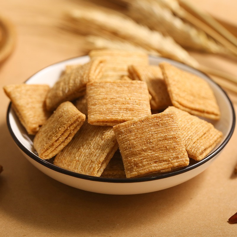【加工定制】 小麦锅巴酥网红锅巴休闲零食爆款香辣膨化食品图4