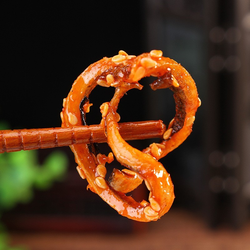 OEM加工香辣鳗鱼丝零食香辣芝麻鳗鱼干办公室休闲海鲜零食鳗鱼干图3