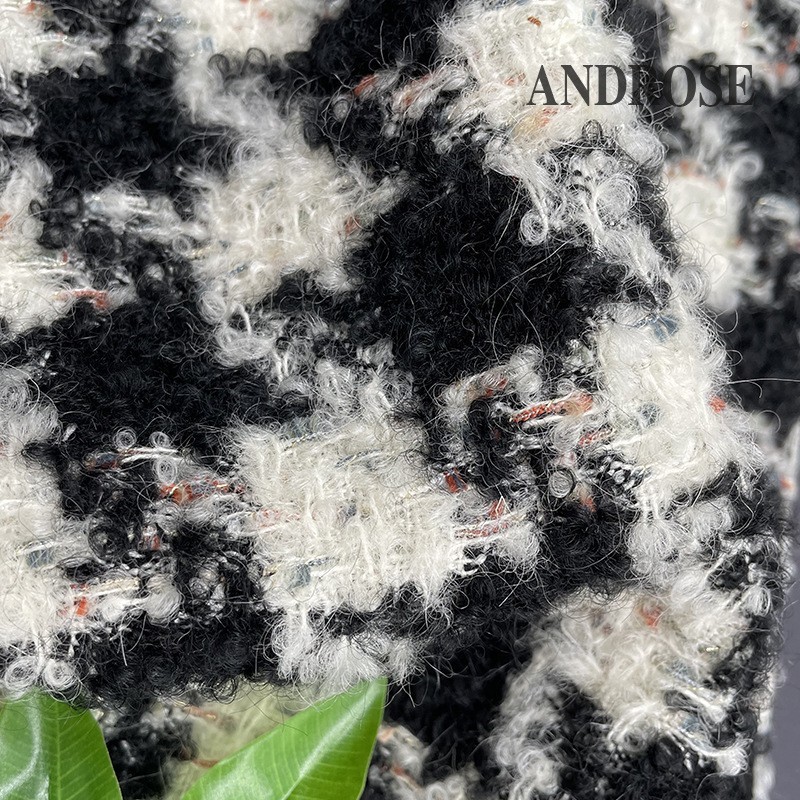 马海毛羊毛混纺 千鸟格面料 羊毛小香风面料 圈圈粗花呢图3