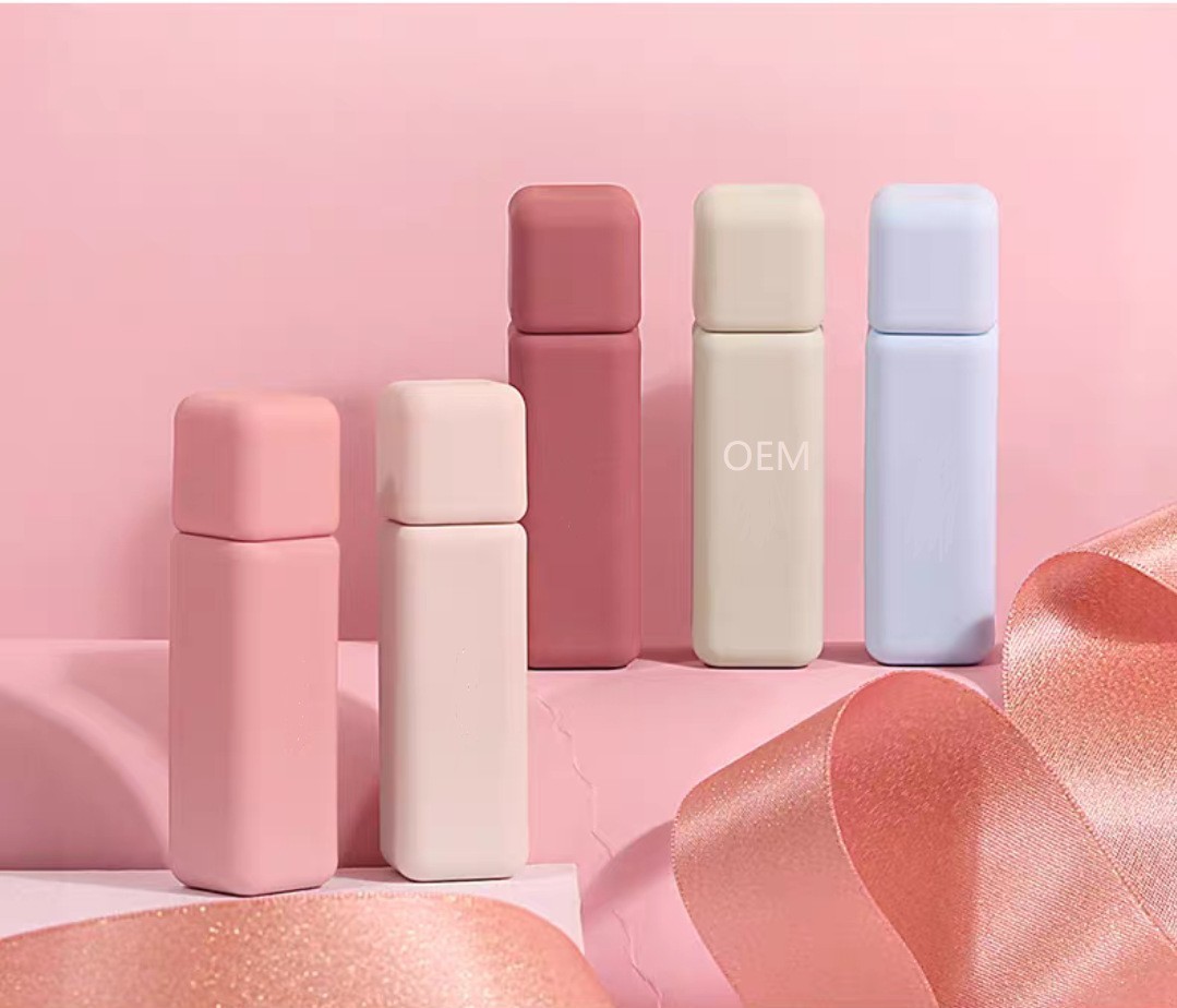 OEM/ODM代加工厂定制持久易上色丝绒雾感哑光不沾杯不掉色五色唇图4