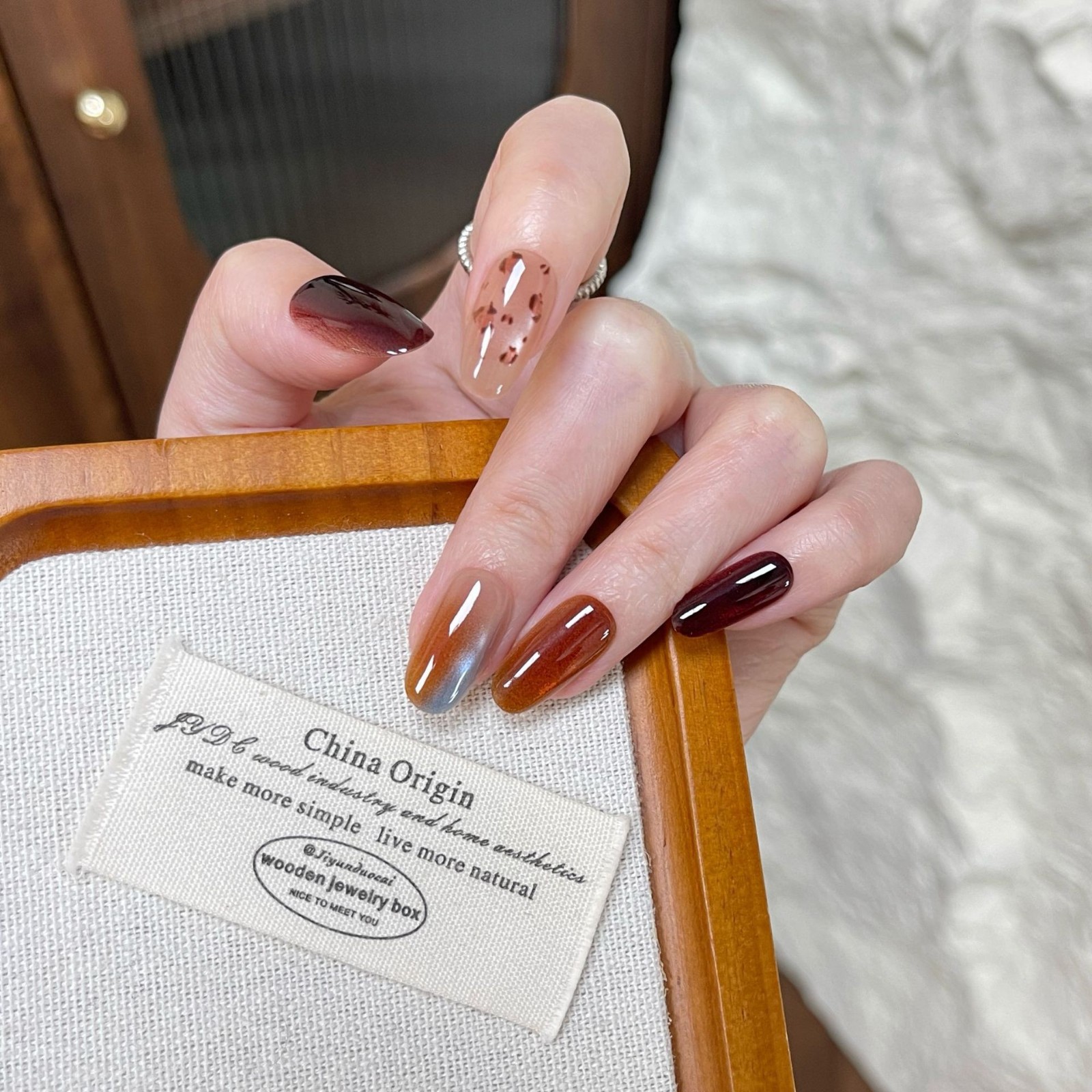 秋冬新款美甲撞色拼搭豹纹手工贴片穿戴甲显白高级感手工穿戴甲图2