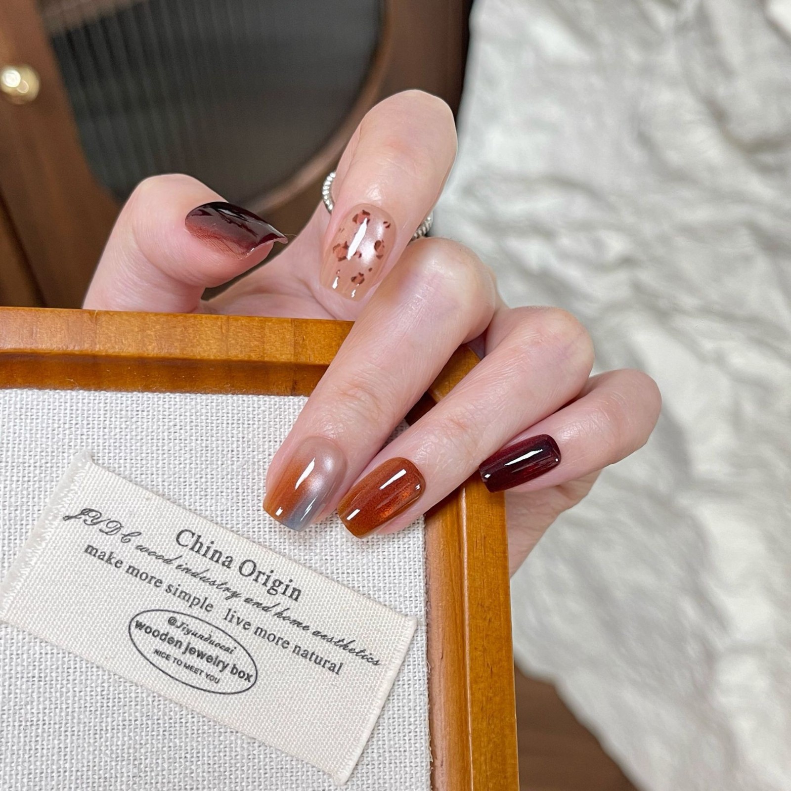 秋冬新款美甲撞色拼搭豹纹手工贴片穿戴甲显白高级感手工穿戴甲图5