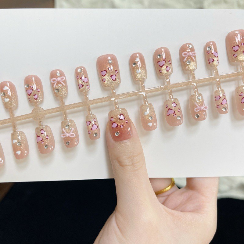 抖音新款美甲爱心豹纹可爱猫眼穿戴甲可爱假指甲成品甲片预制图3