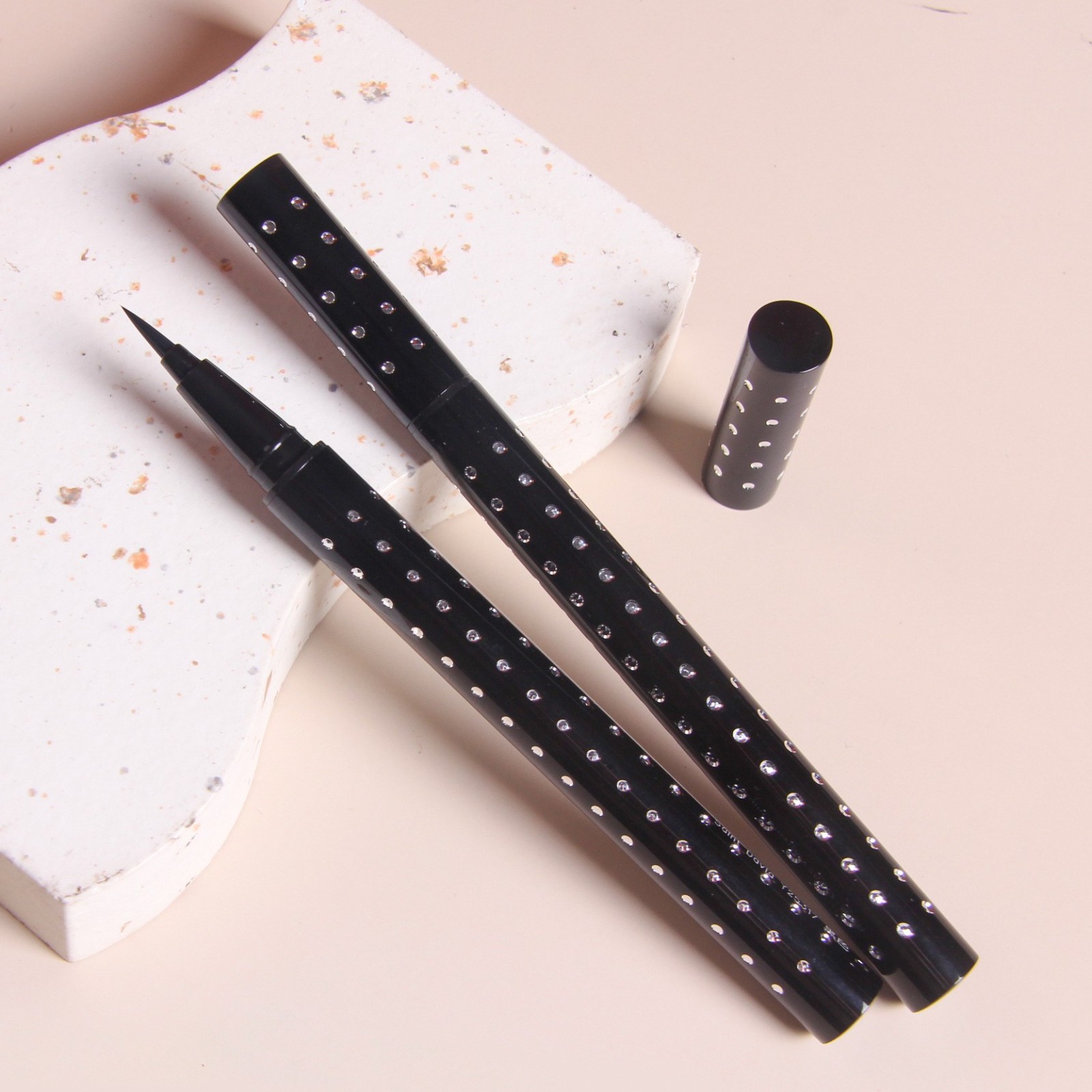 OEM定制钢珠液体眼线笔哑光速干防水图3