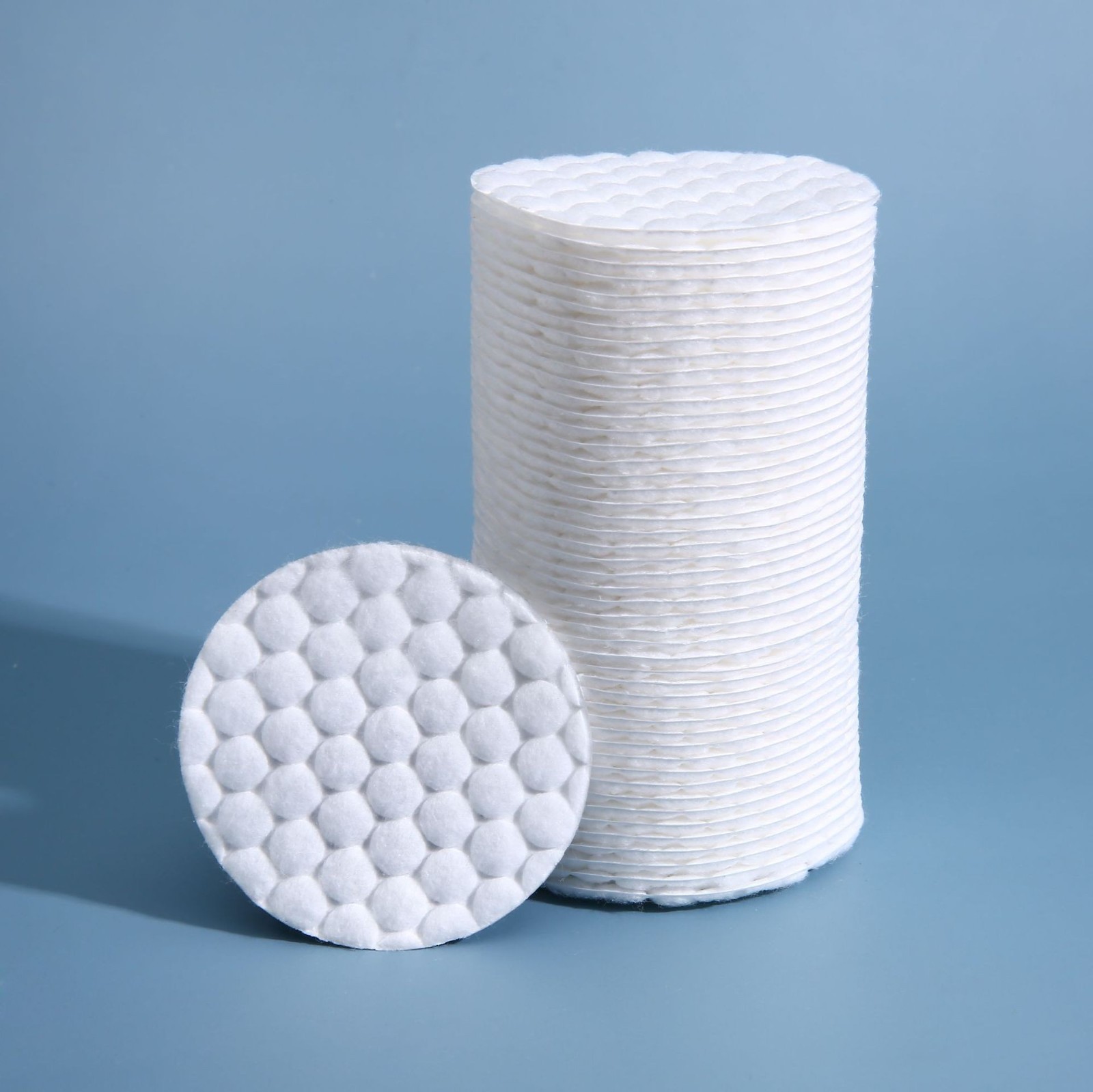 OEM定制纯棉压花卸妆棉圆形夹心双面双效洁面一次性化妆棉卸妆巾图4