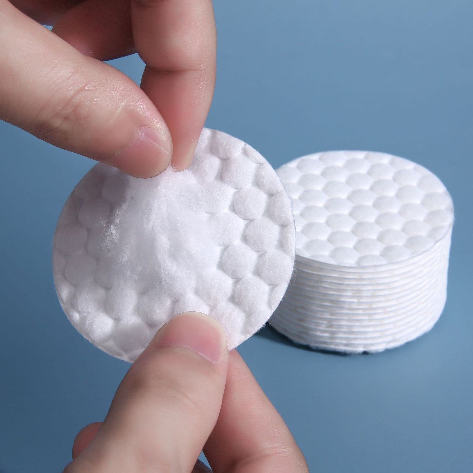 OEM定制纯棉压花卸妆棉圆形夹心双面双效洁面一次性化妆棉卸妆巾图3