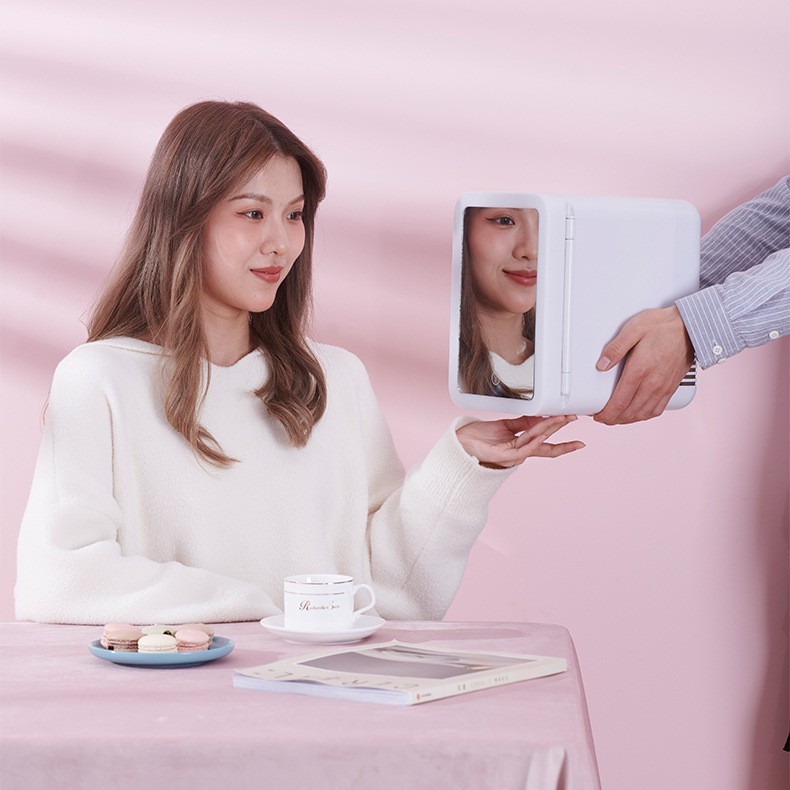 美妆镜小型车载冰箱 高颜值多用镜面冰箱 家车两用冰箱图4