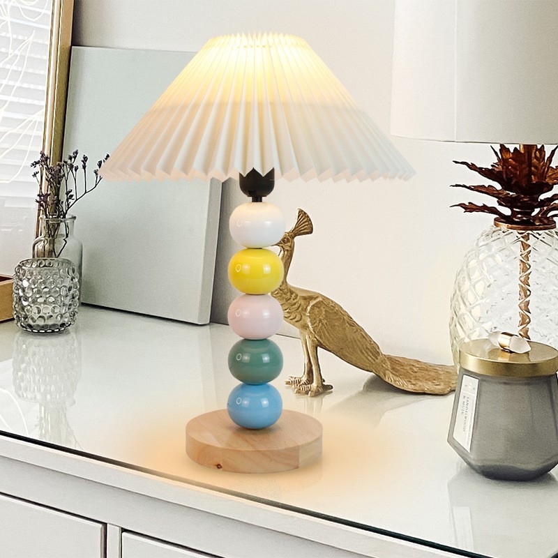 北欧创意木底座陶瓷灯体装饰台灯百褶纸灯罩家居书房床头现代台灯图3