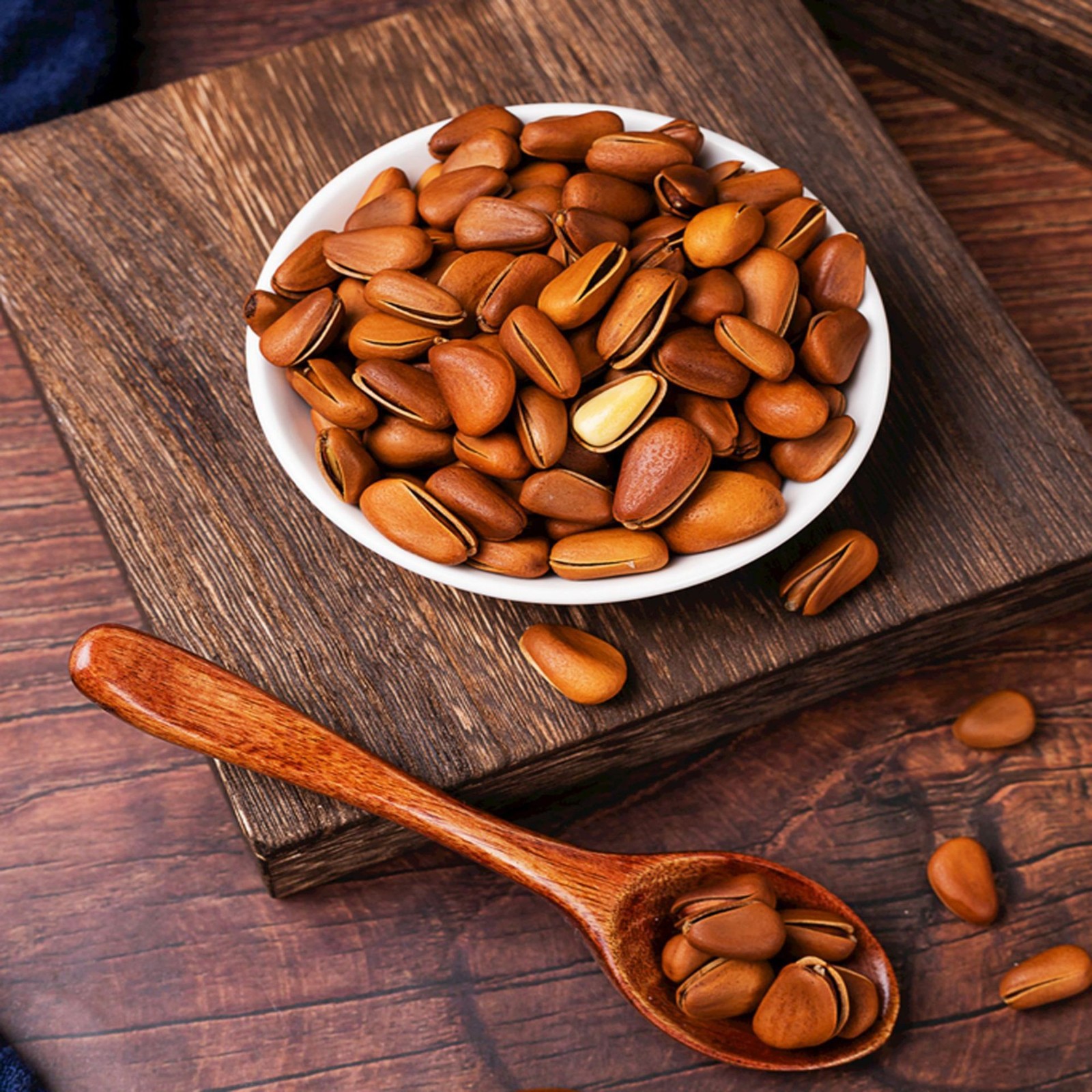 云南开心松子厂家落水松子大颗粒休闲坚果干果零食图3