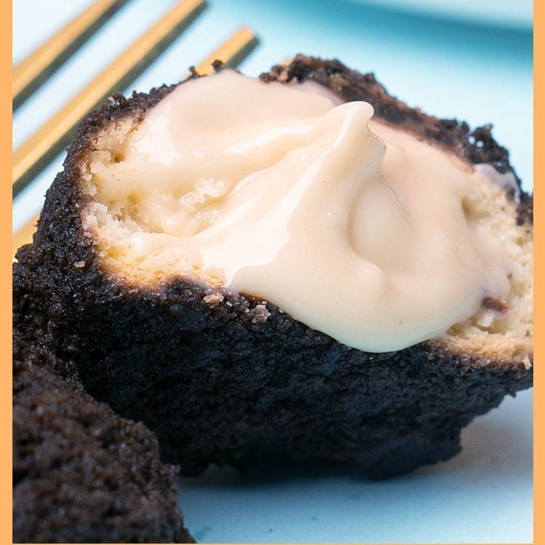 草莓爆浆曲奇小丸子饼干奶油夹心巧克力球甜点休闲零食图2