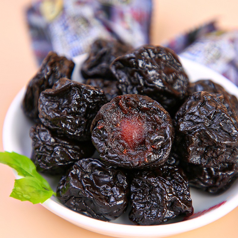 黑酸梅包装小零食李子蜜饯装广式休闲零食蜜饯图2