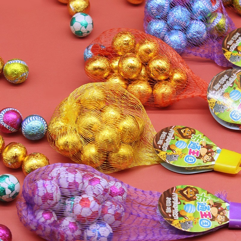 挂版足球造型装巧克力糖果趣味小孩儿童零食小食品小卖部糖果图4