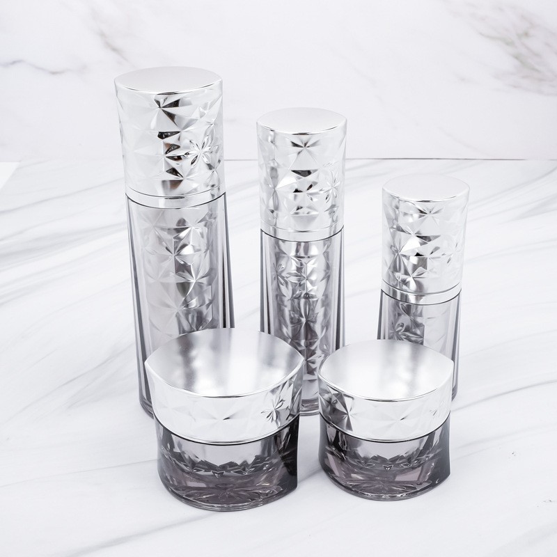 厂家高端亚克力棱角钻石套装瓶 30g50g膏霜30ml50ml100ml乳液