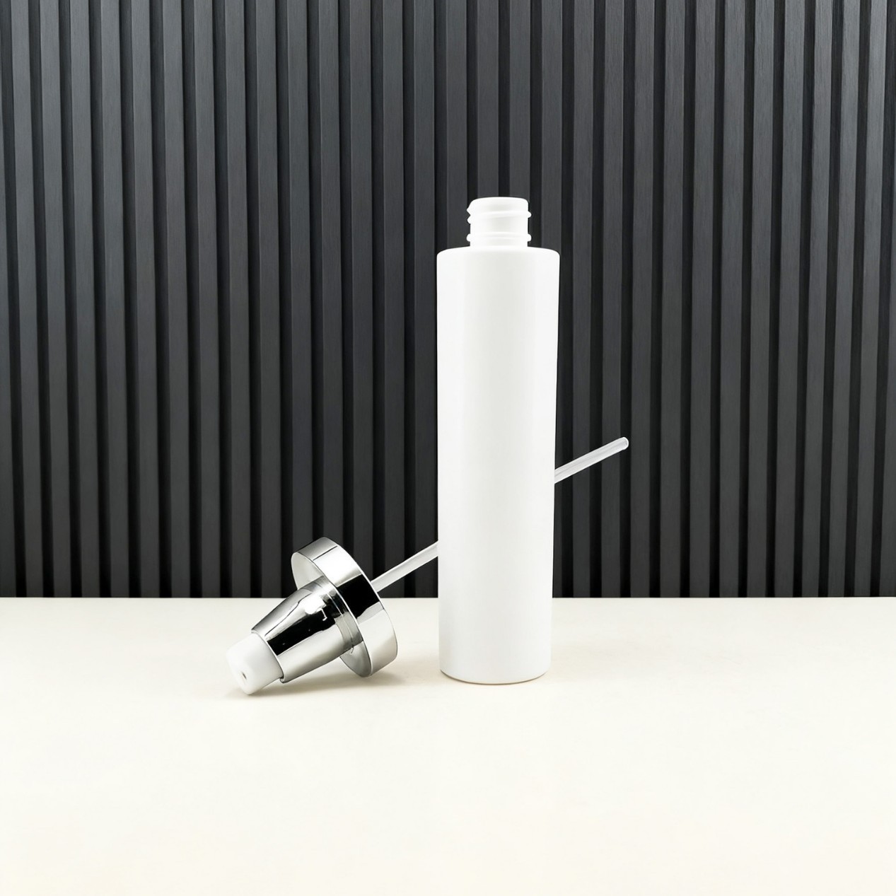 新款亚克力按压透明乳液瓶100ml分装瓶化妆品包材图4