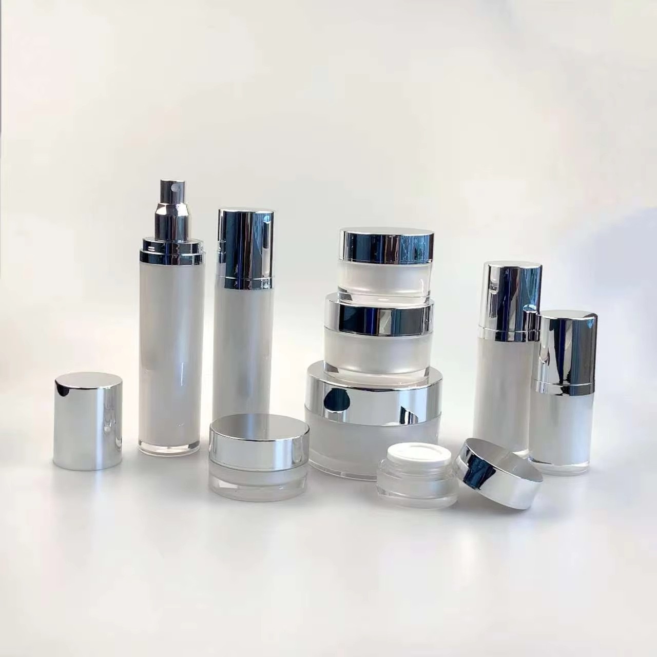 高端亚克力乳液精华真空瓶 直圆膏霜瓶 化妆品分装旅行装图2