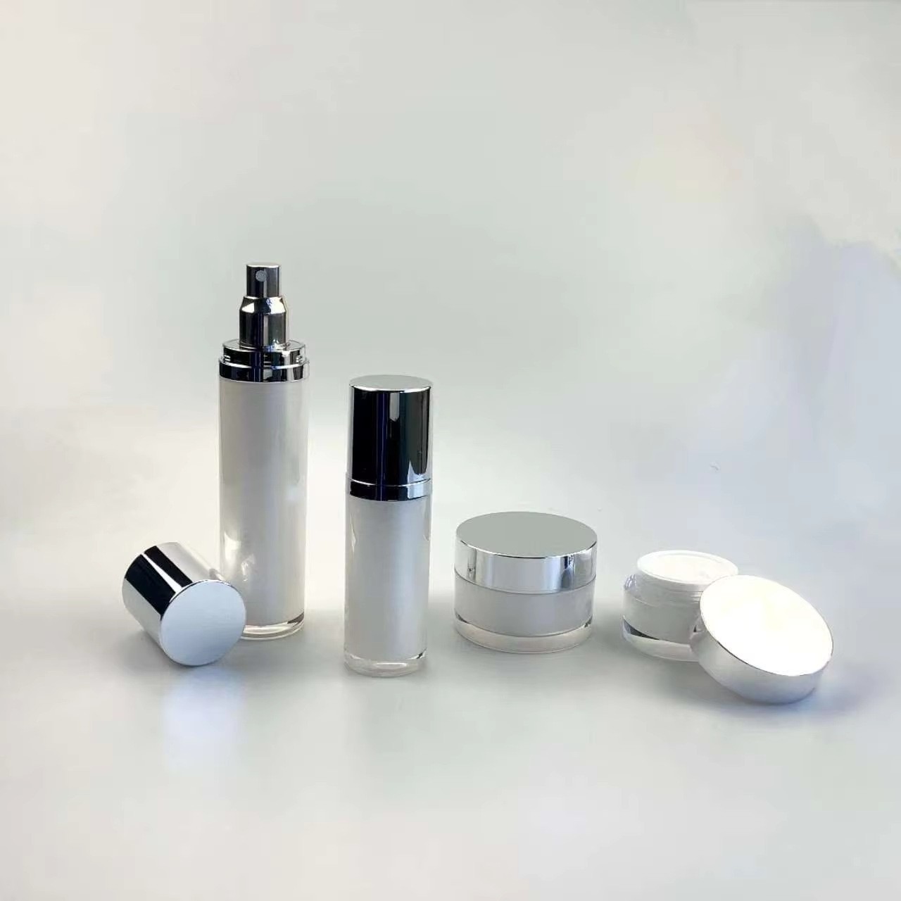 高端亚克力乳液精华真空瓶 直圆膏霜瓶 化妆品分装旅行装图4