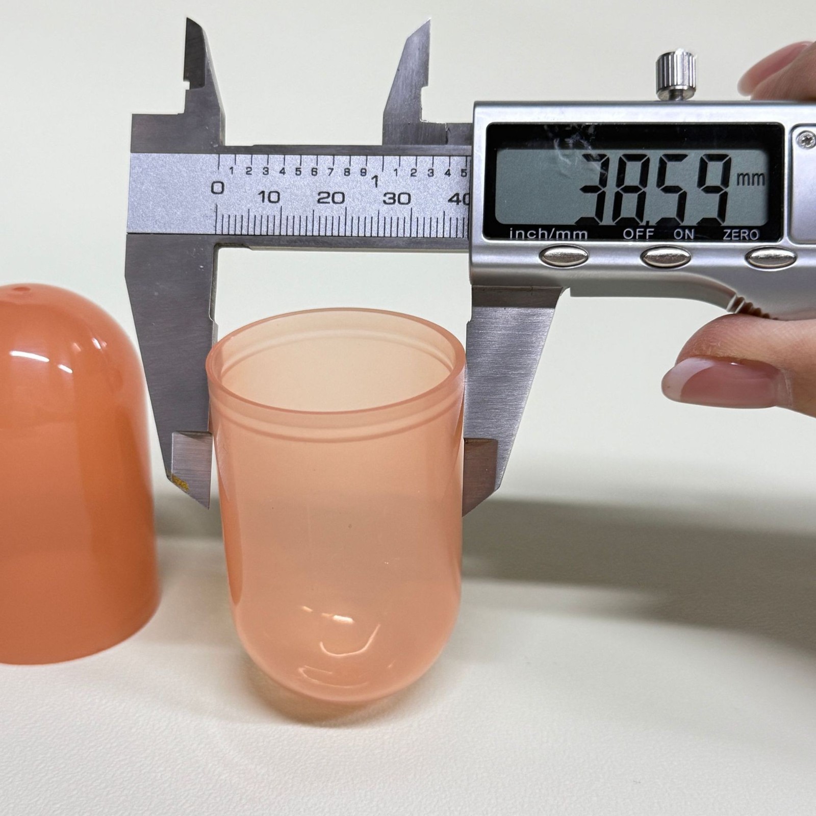 胶囊瓶圆顶大罩 PP圆顶外罩 防尘罩喷雾瓶酒38*65乳液罩图3