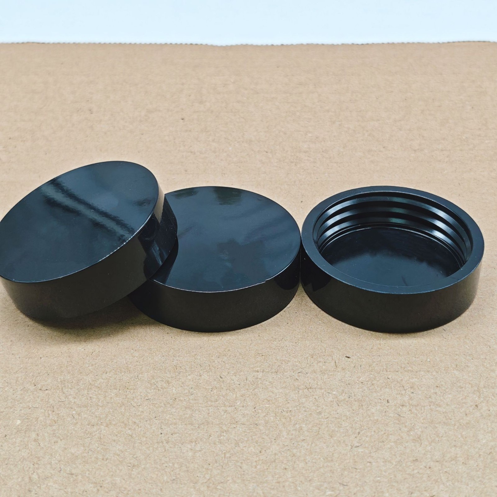 46牙胶木盖高端品牌膏霜盖需精油腐蚀瓶盖直圆面霜盖胶木厂家图2