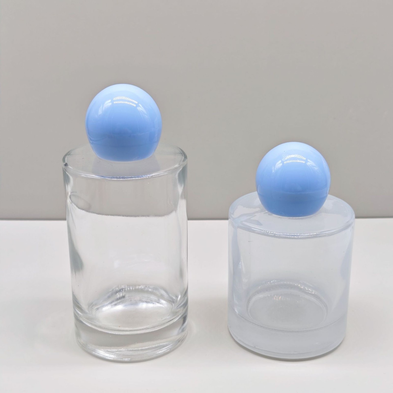 28牙玻珠盖 圆头普通旋盖留香珠盖子彩色塑料球形瓶盖厂家图3