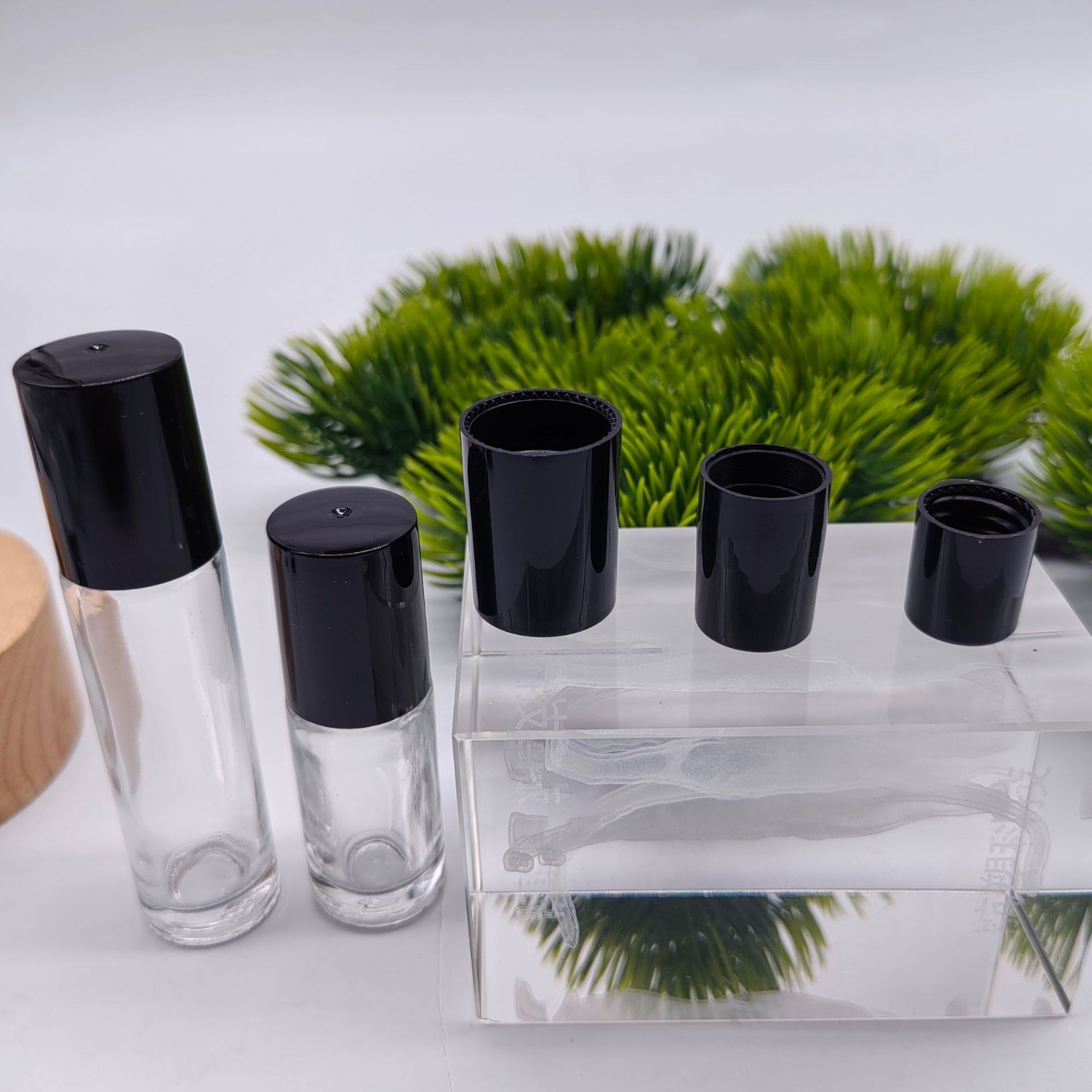 滚珠盖 精油瓶黑白色滚珠盖 化妆品分装瓶钢珠走珠盖图2