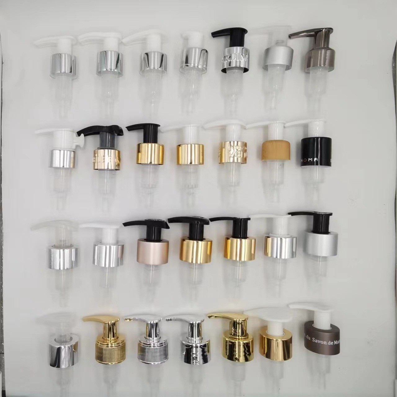 源头工厂生产24 28牙亮银外置卡扣乳液泵 身体乳夹子泵左右开关泵图5