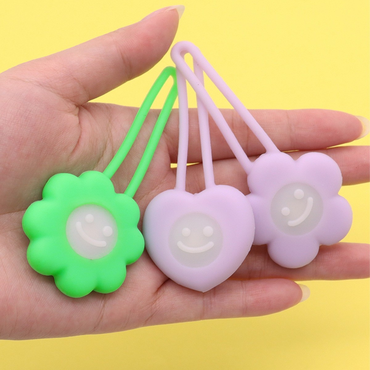 宠物发光吊坠防走丢led夜间遛狗灯硅胶宠物夜灯狗狗吊牌猫咪挂饰图2