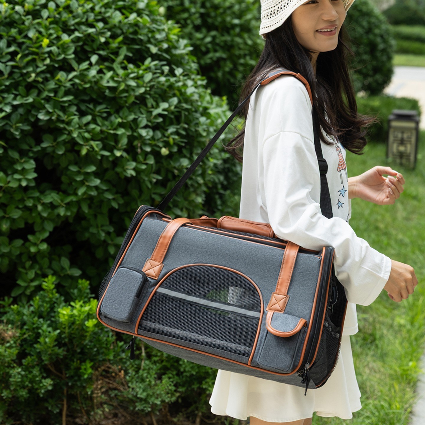 定制猫包手提外出轻便透气宠物用品可折叠户外旅行猫狗大容量猫包图3