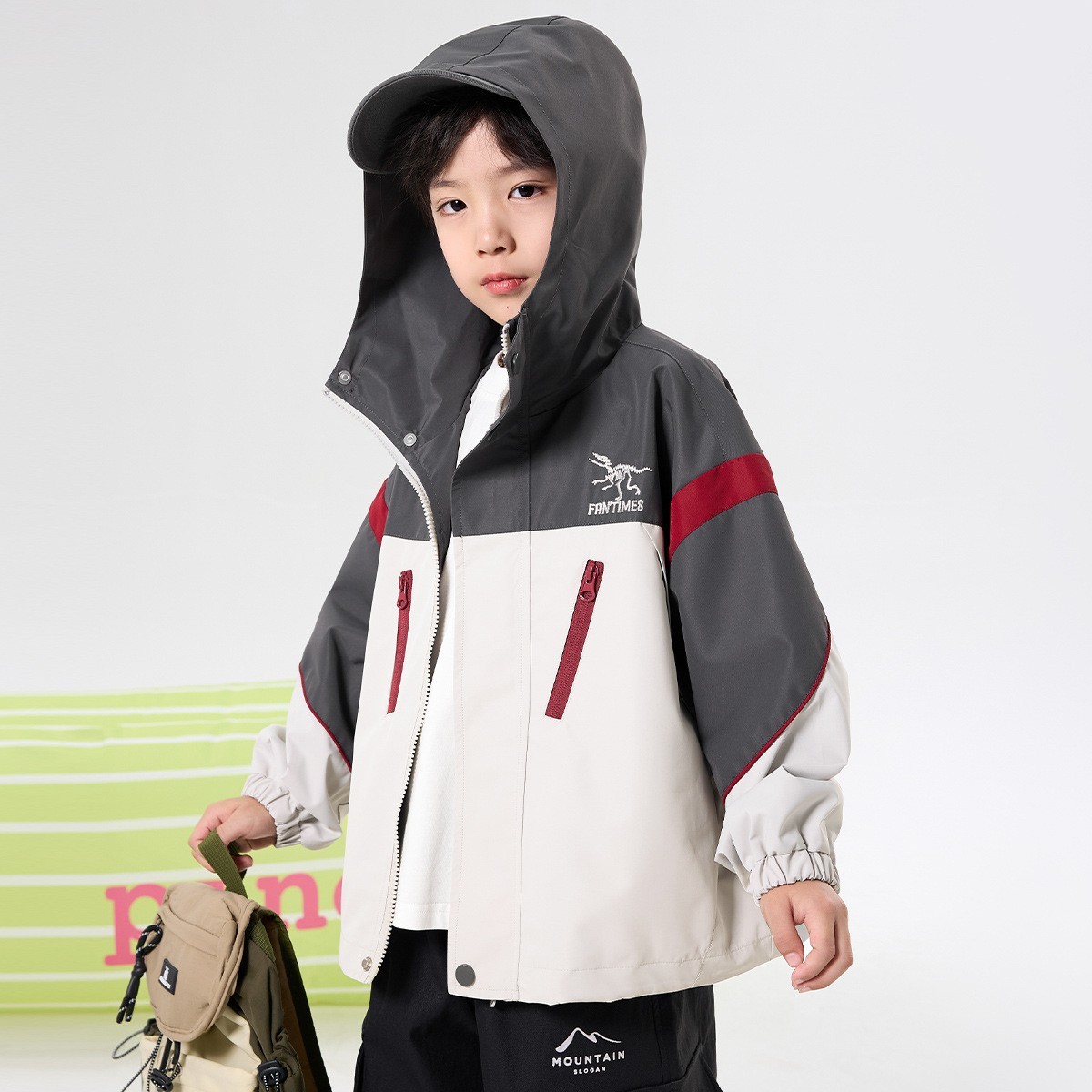 男童三防冲锋衣中大童户外运动防水外套湖州织里童装小单加工定制图3