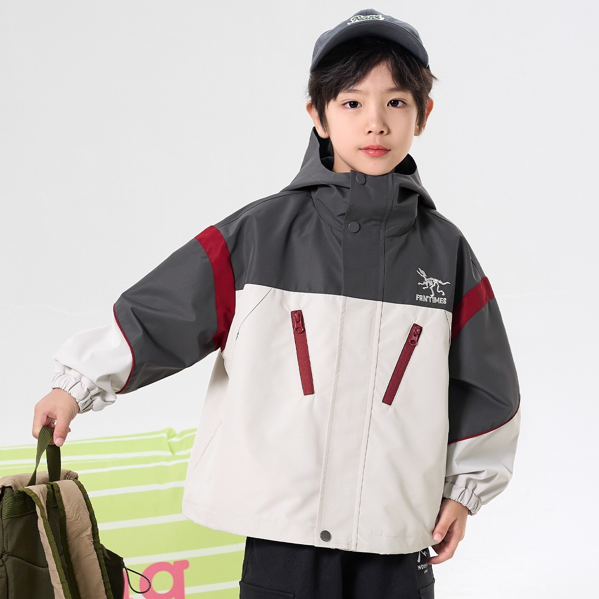 男童三防冲锋衣中大童户外运动防水外套湖州织里童装小单加工定制图2