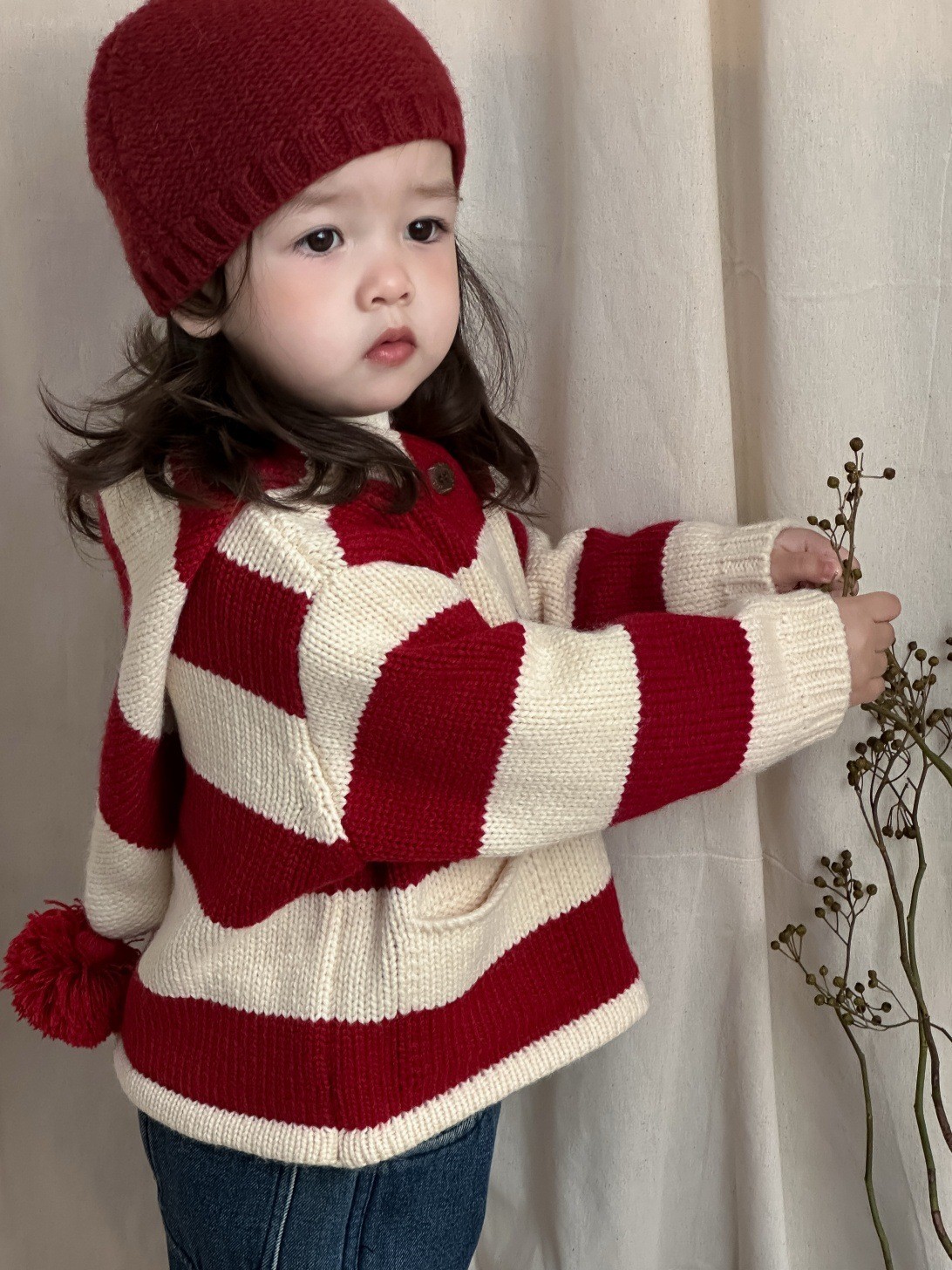 儿童针织毛衣连帽外套2025秋冬宝宝冬装女童加厚套装厂家定制