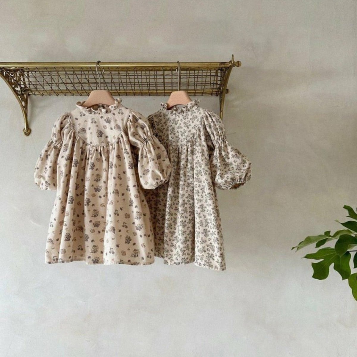 2026春款女童连衣裙小女孩幼童复古碎花花苞领纯棉公主裙淑女长裙图3