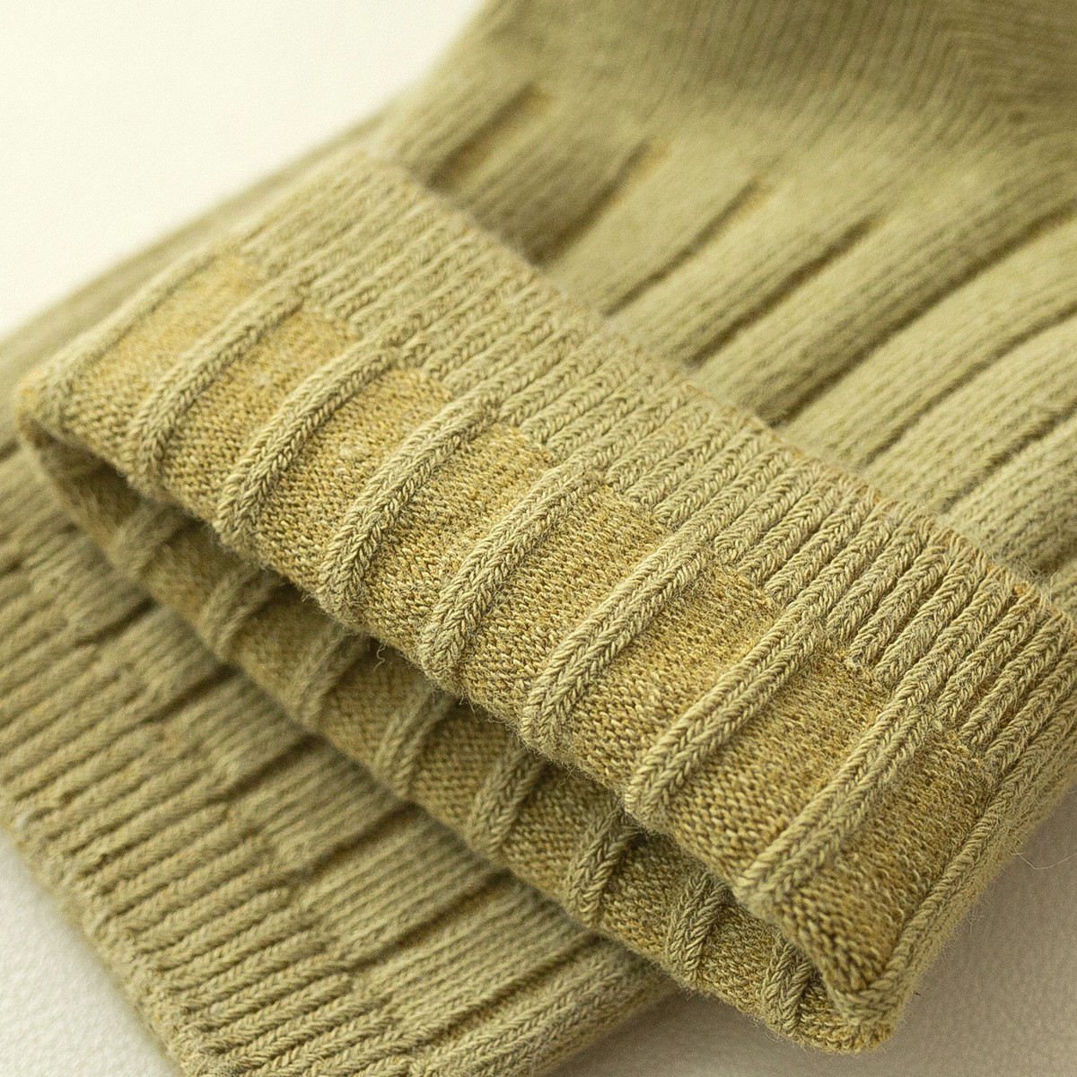 江南兔 春季新款儿童中筒袜子 透气吸汗少年纯色复古色长棉袜图2