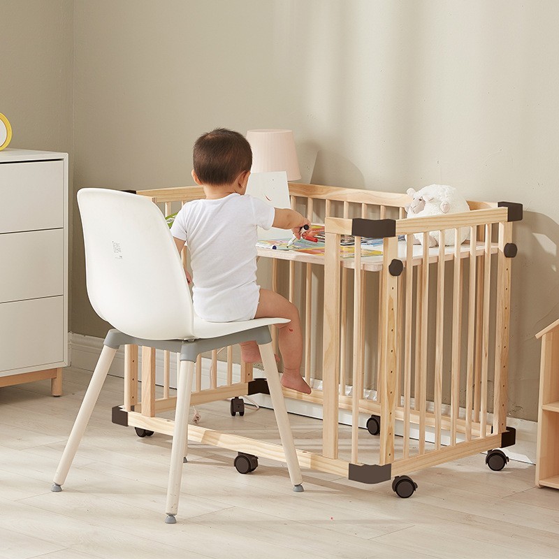 多功能松木婴儿床 可调节变形榉木移动童床 简约带滑轮拼接床图4