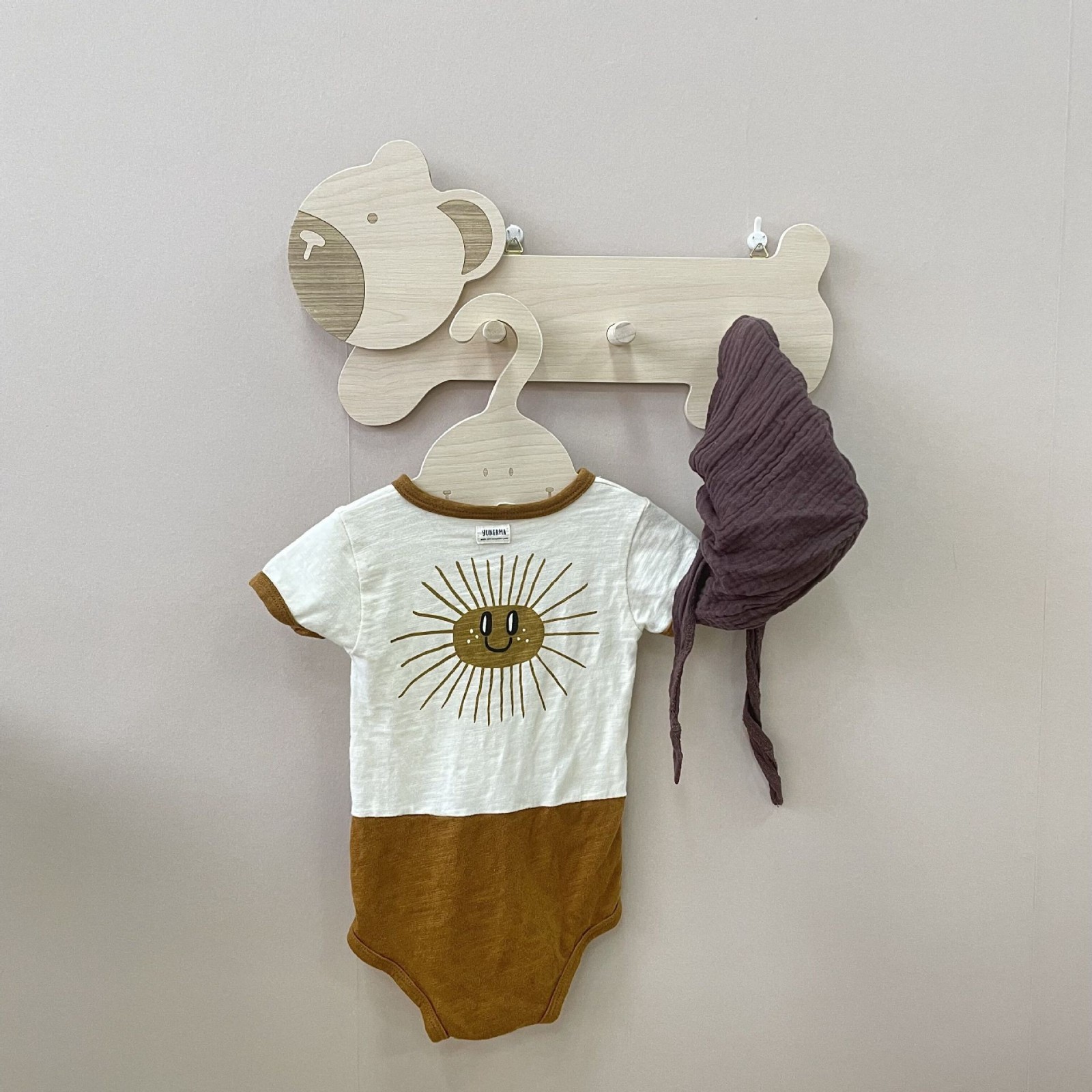 韩系儿童房童装工作室拍版衣挂上墙衣帽挂钩免打孔挂钩ins北欧