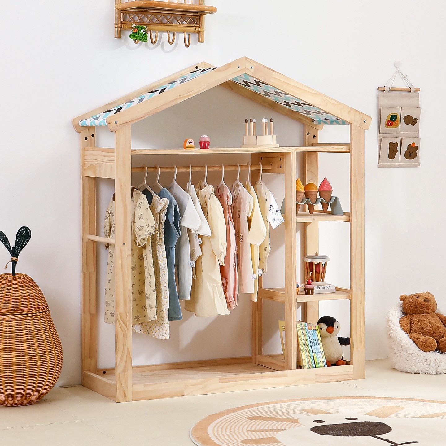 儿童衣架落地卧室家用挂衣架衣服收纳架多功能置物架实木衣帽架