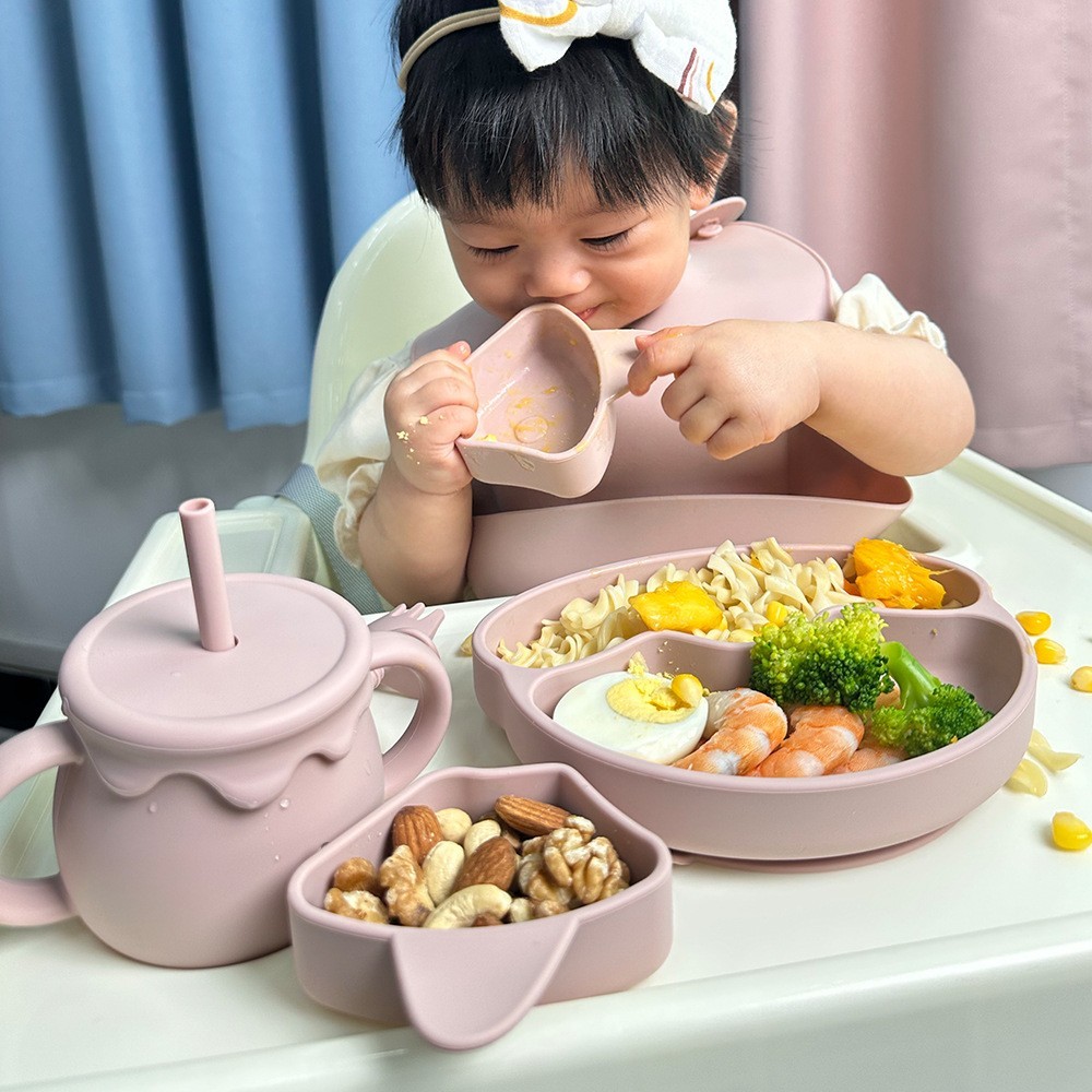 儿童食品级硅胶防摔餐具带吸盘辅食碗宝宝吸附桌面可拆卸分格餐盘图2
