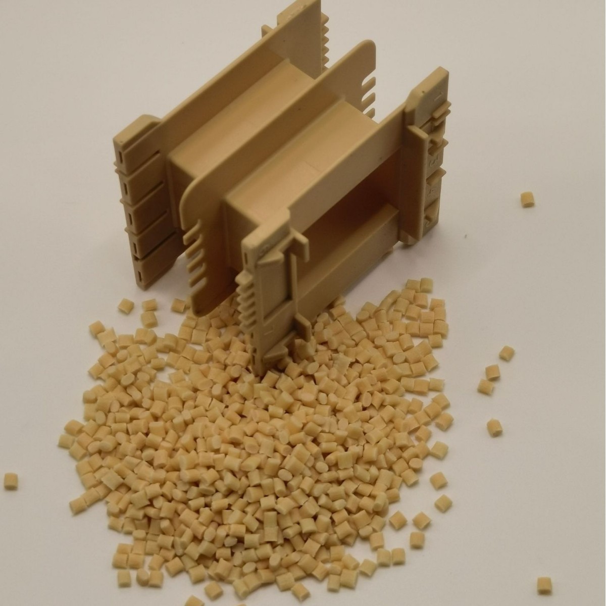 PET线圈骨架料塑料颗粒替代杜邦FR530过灼热丝750耐高温250度图5