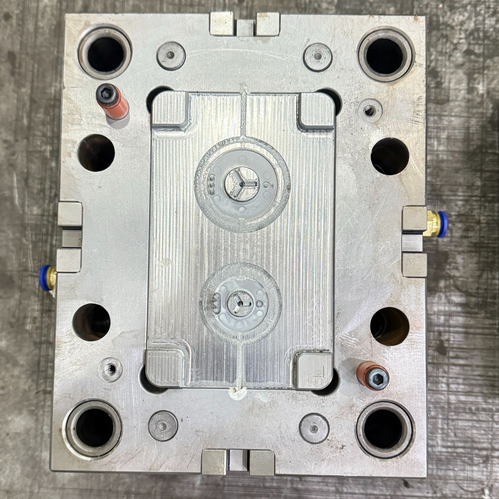 注塑模具 abs材质加工件可定异性件加工 电瓶套装结构体 模具可定图2