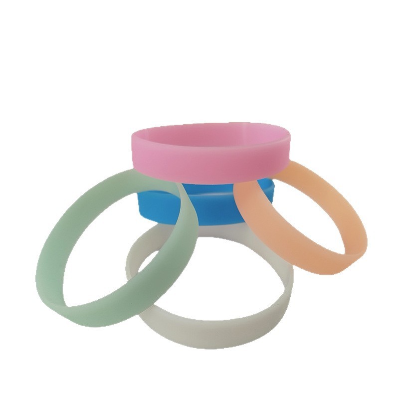 硅胶手环纯色现货凹凸印刷logo个性刻字镭射橡胶腕带厂家纯色夜光图4