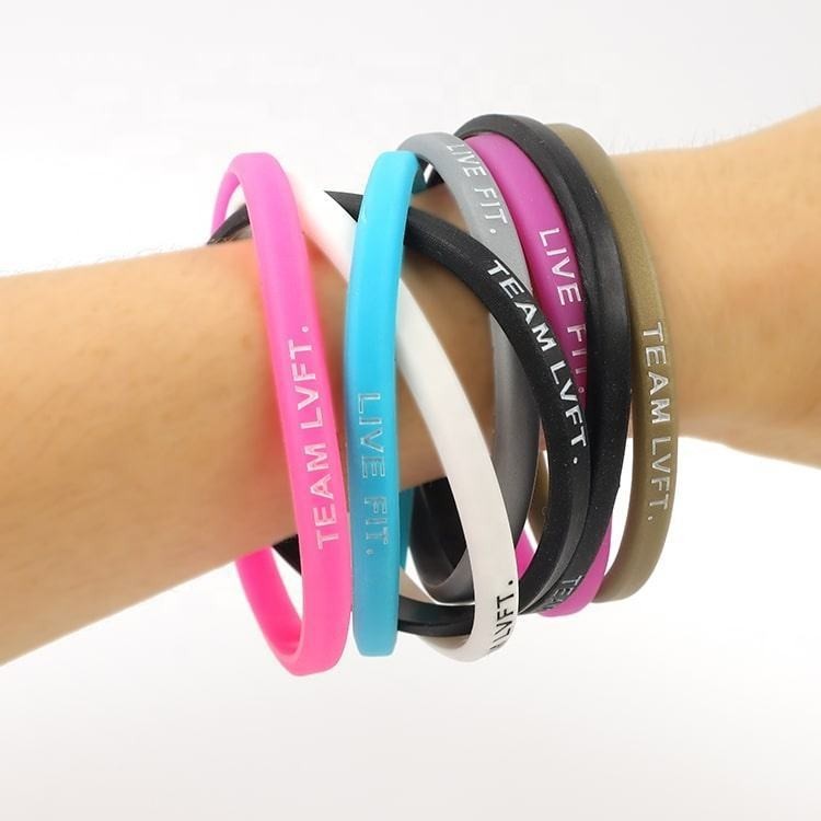 硅胶手环定制细款硅胶手环平面凸刻印刷logo凹刻填色橡胶手腕带厂图4