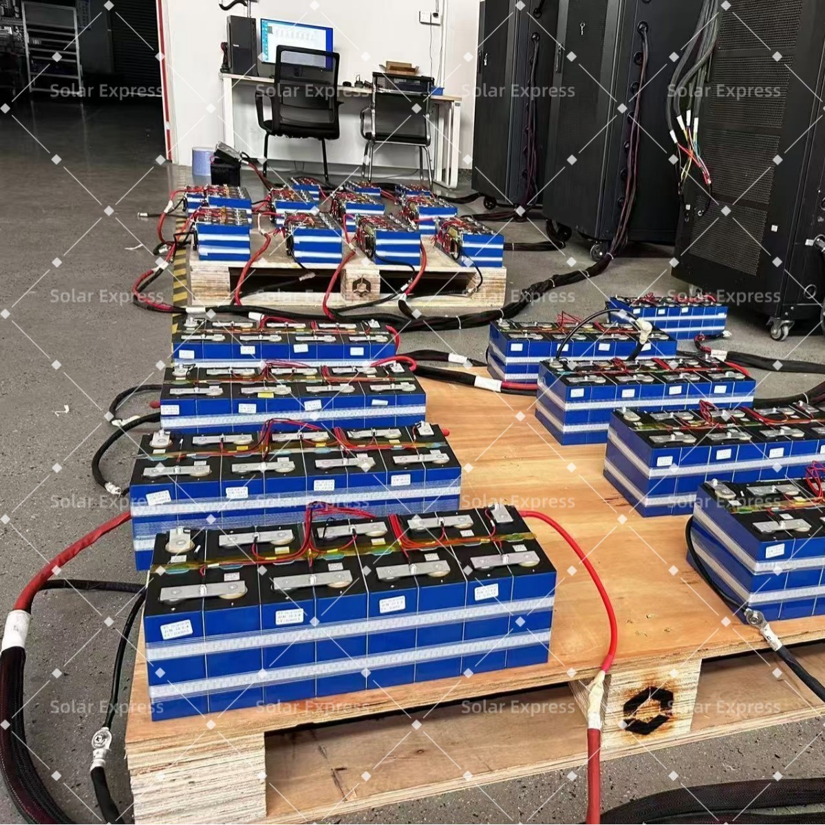 磷酸铁锂电池12.8V200AH长循环寿命光伏储能系统电源大容量蓄电池图4