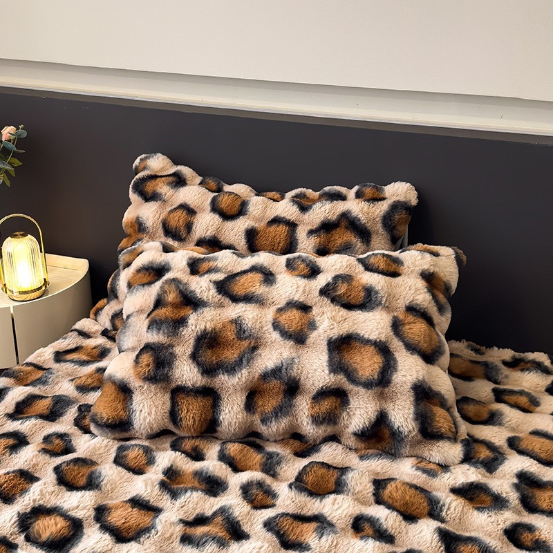 冬季加厚牛奶绒床单单件保暖兔毛绒被单三件套宿舍单人珊瑚绒床单图4