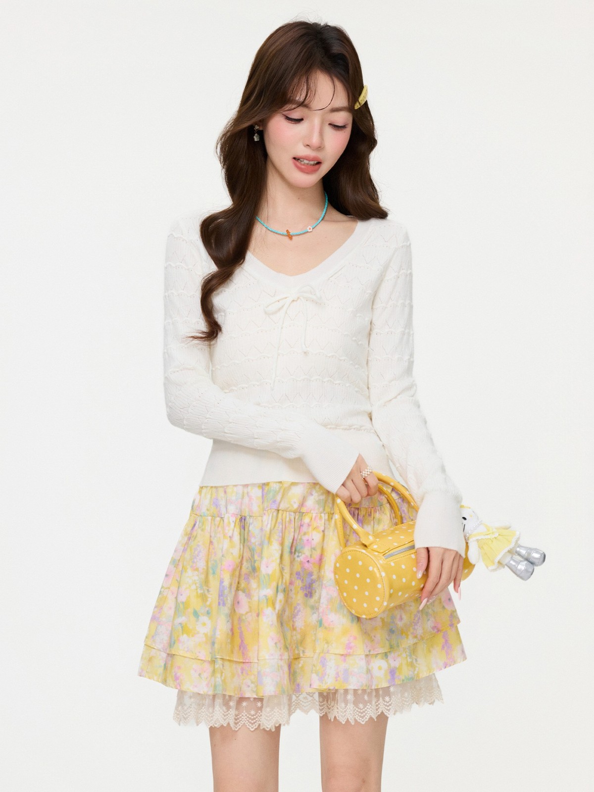 白色V领蝴蝶结针织镂空内搭打底衫春季长袖修身气质小个子上衣女图3